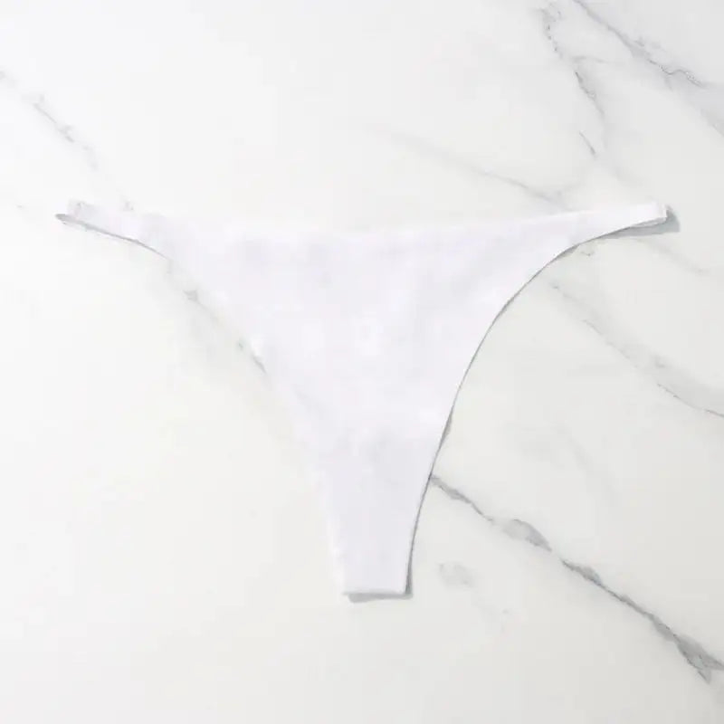 Nahtloser Seidenbikini