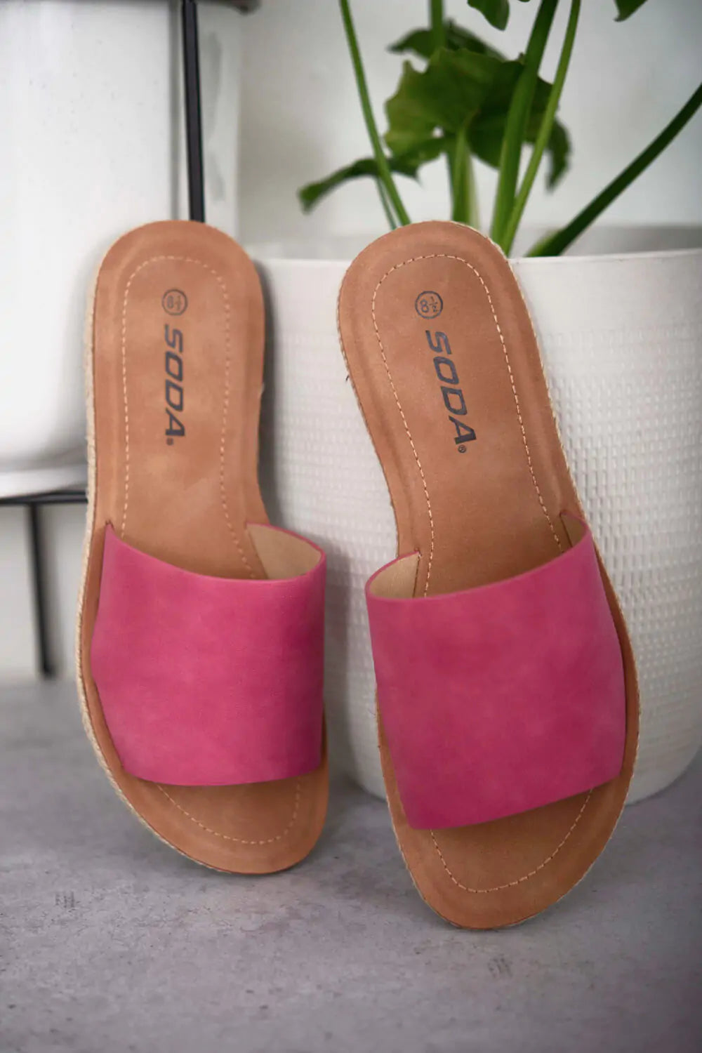 Rosa, lässige Slide-Sandalen