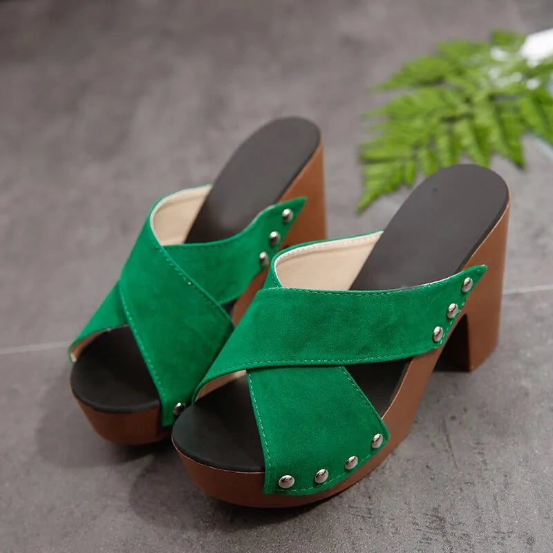 Square High Heel Plateau Damen Sommer Sandaletten: Elegante Nieten Pumps