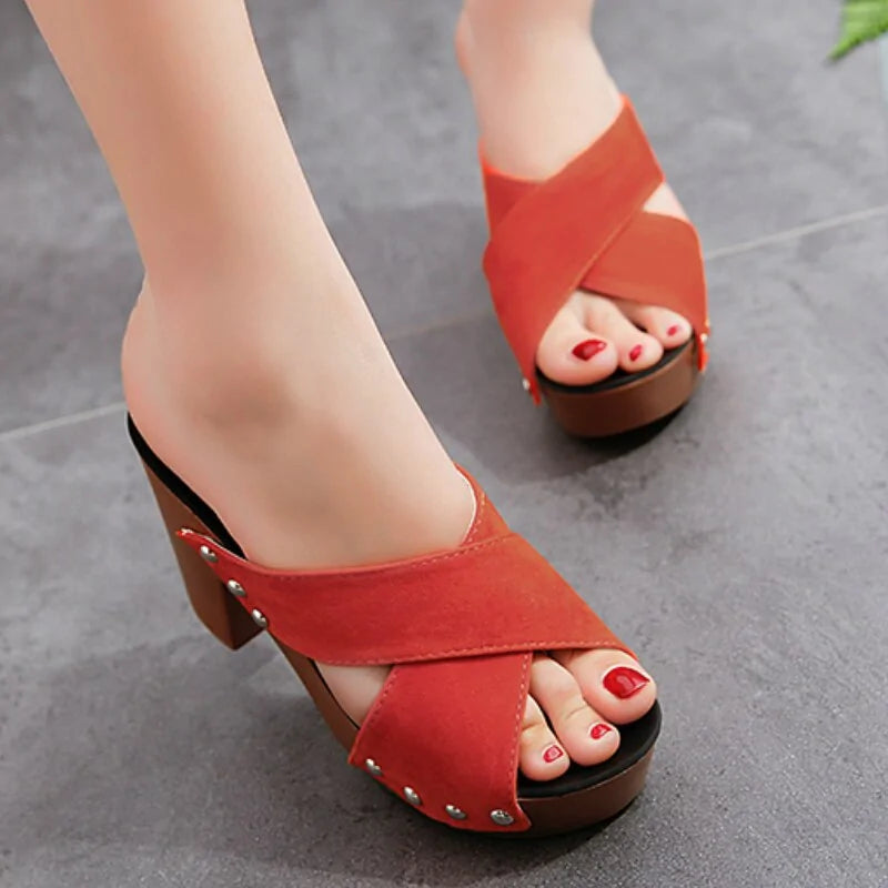 Square High Heel Plateau Damen Sommer Sandaletten: Elegante Nieten Pumps